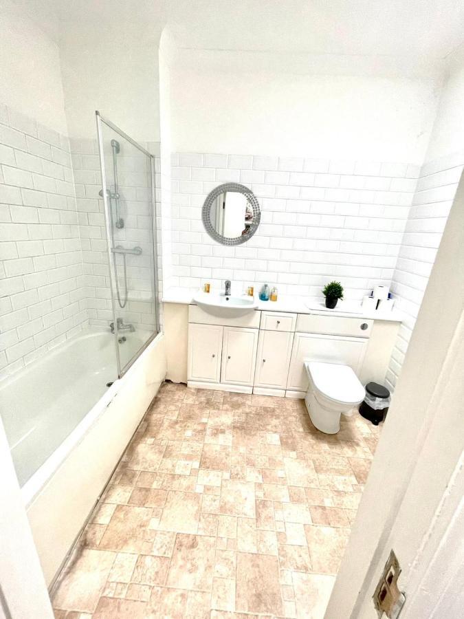 Koala & Tree - 2 Bedroom In City Centre - Short Lets & Serviced Accommodation Cambridge Экстерьер фото
